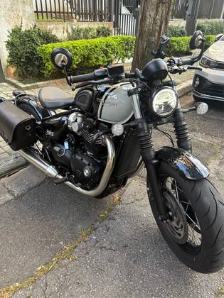 TRIUMPH BONNEVILLE BOBBER 1200 